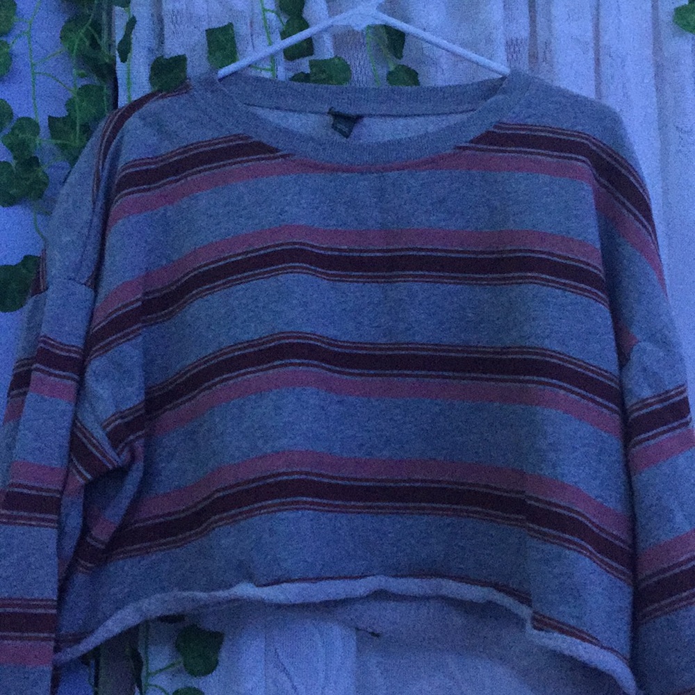 stripped cropped sweater - Picture 2 of 2
